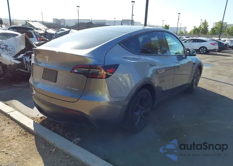 2024 Tesla Model Y Long Range Dual Motor All-Wheel Drive из США, поврежденный, VIN 7SAYGAEE4RF115761